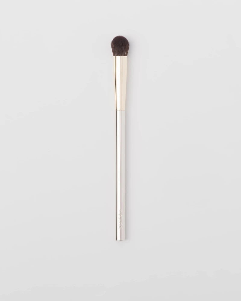 04 Concealer buffing brush