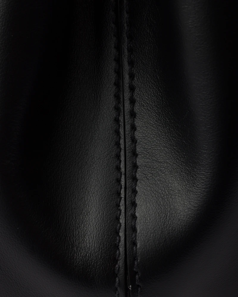 Medium leather tote bag
