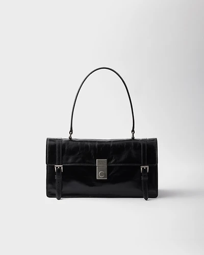 Medium leather handbag