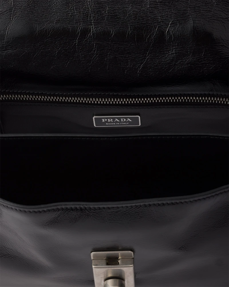 Medium leather handbag