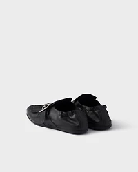 Shuffle leather shoes with buckle