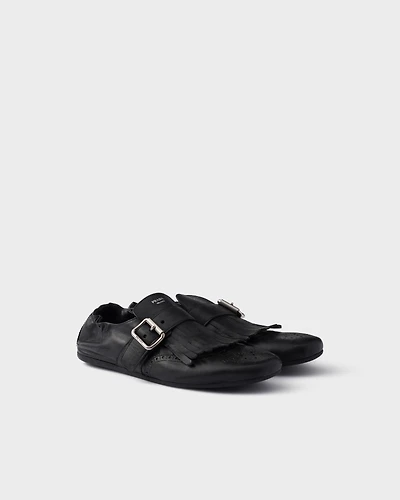Shuffle leather shoes with buckle