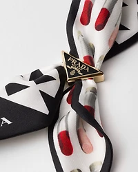 Metal scarf clip