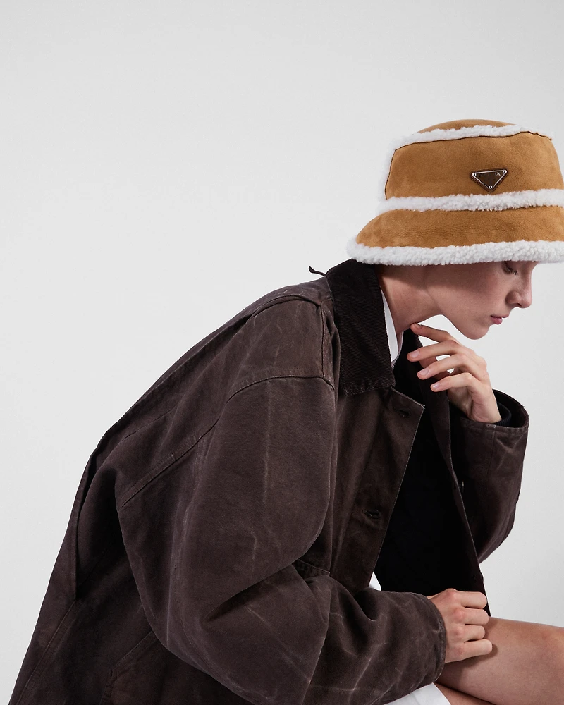 Suede shearling bucket hat