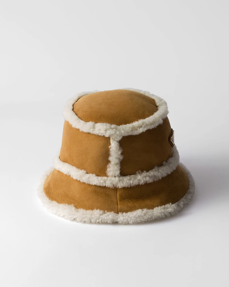 Suede shearling bucket hat