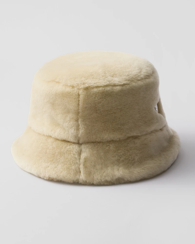 Shearling bucket hat