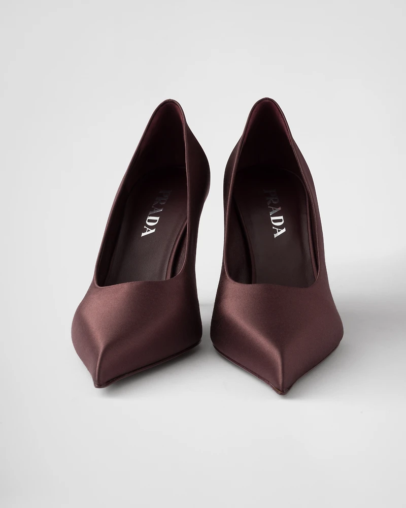 Satin pumps