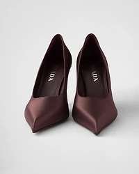 Satin pumps