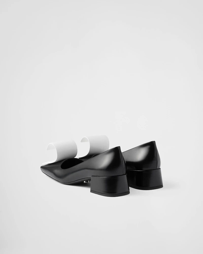 Two-tone brushed leather pumps