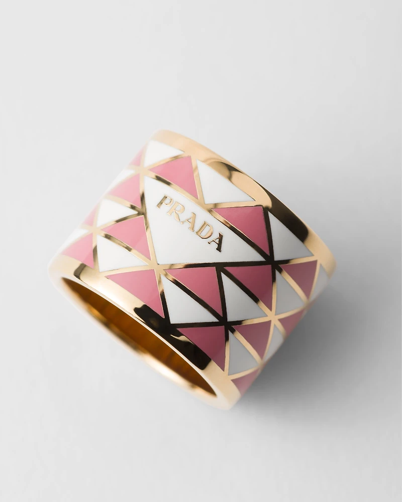 Enameled metal ring