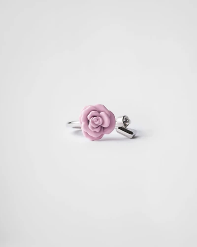 Enamelled metal ring