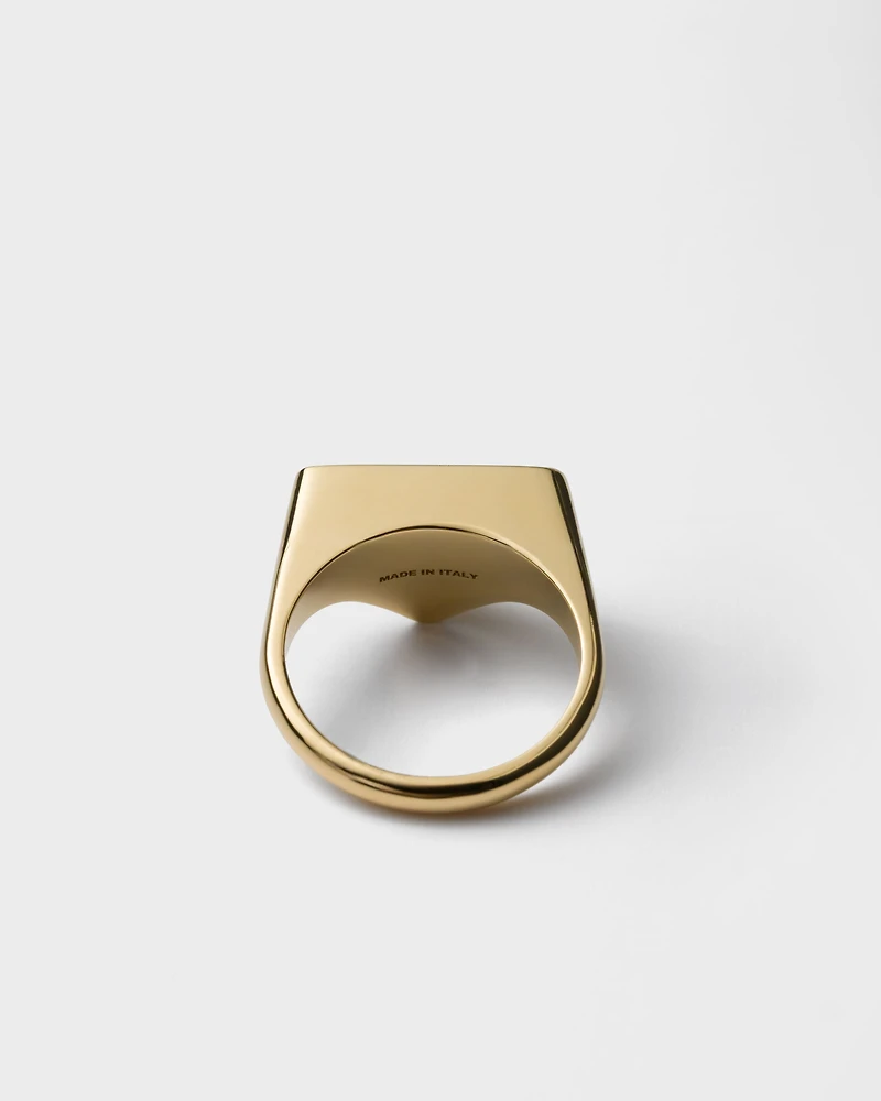 Enameled metal ring