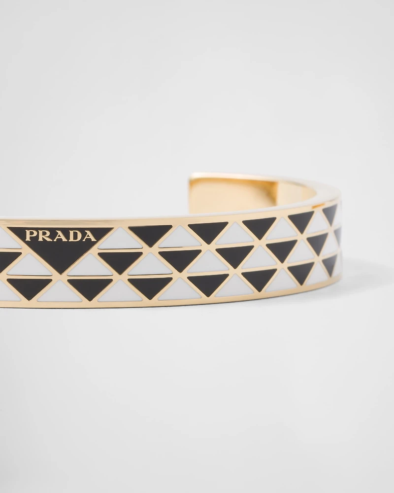 Enameled metal bracelet