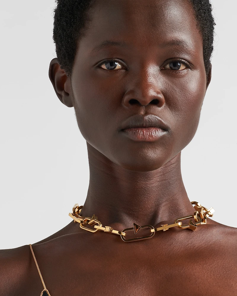 Metal necklace