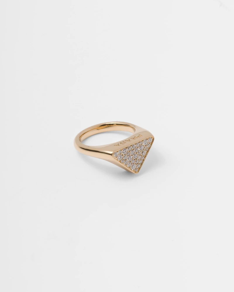 Eternal gold ring yellow with diamonds