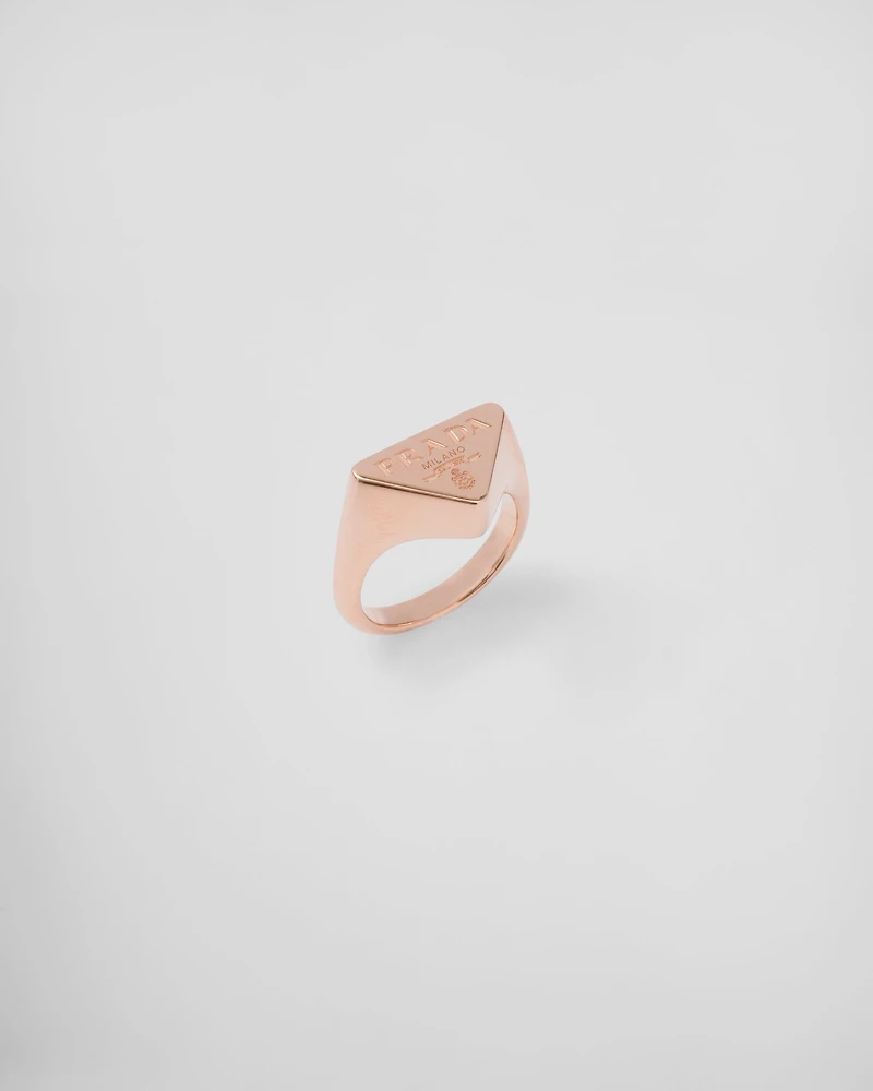 Eternal gold signet ring rose