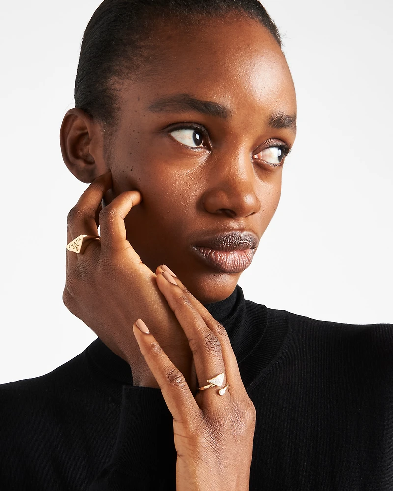 Eternal gold signet ring yellow