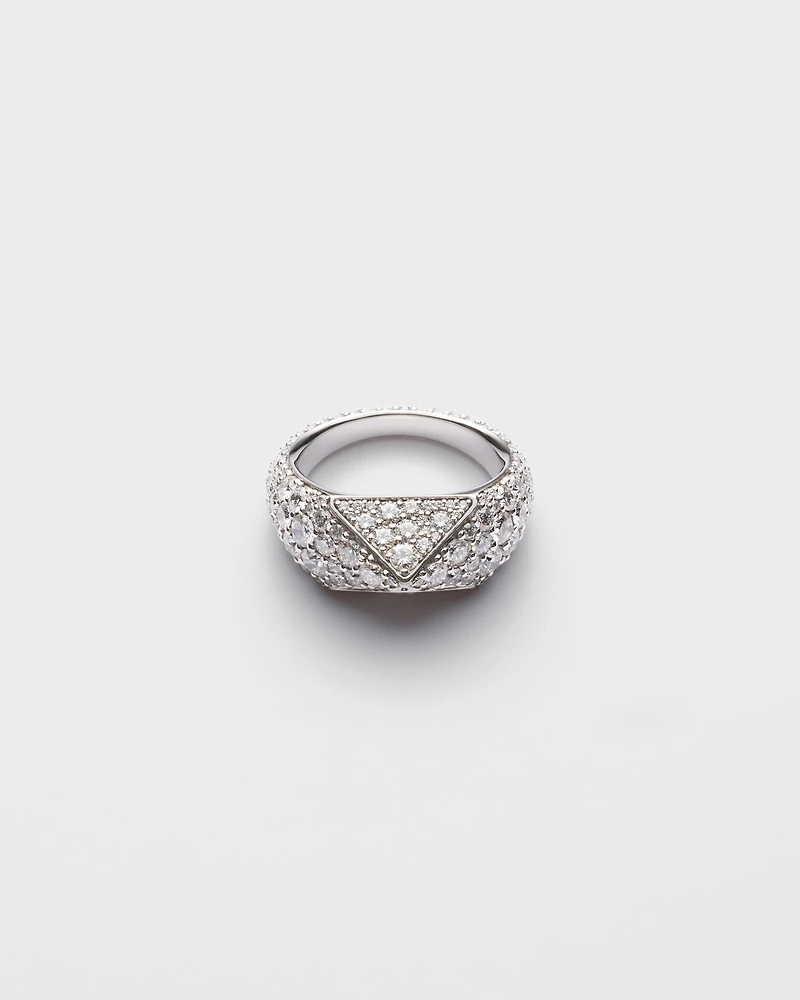 Eternal gold ring white and diamonds