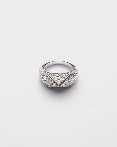 Eternal gold ring white and diamonds