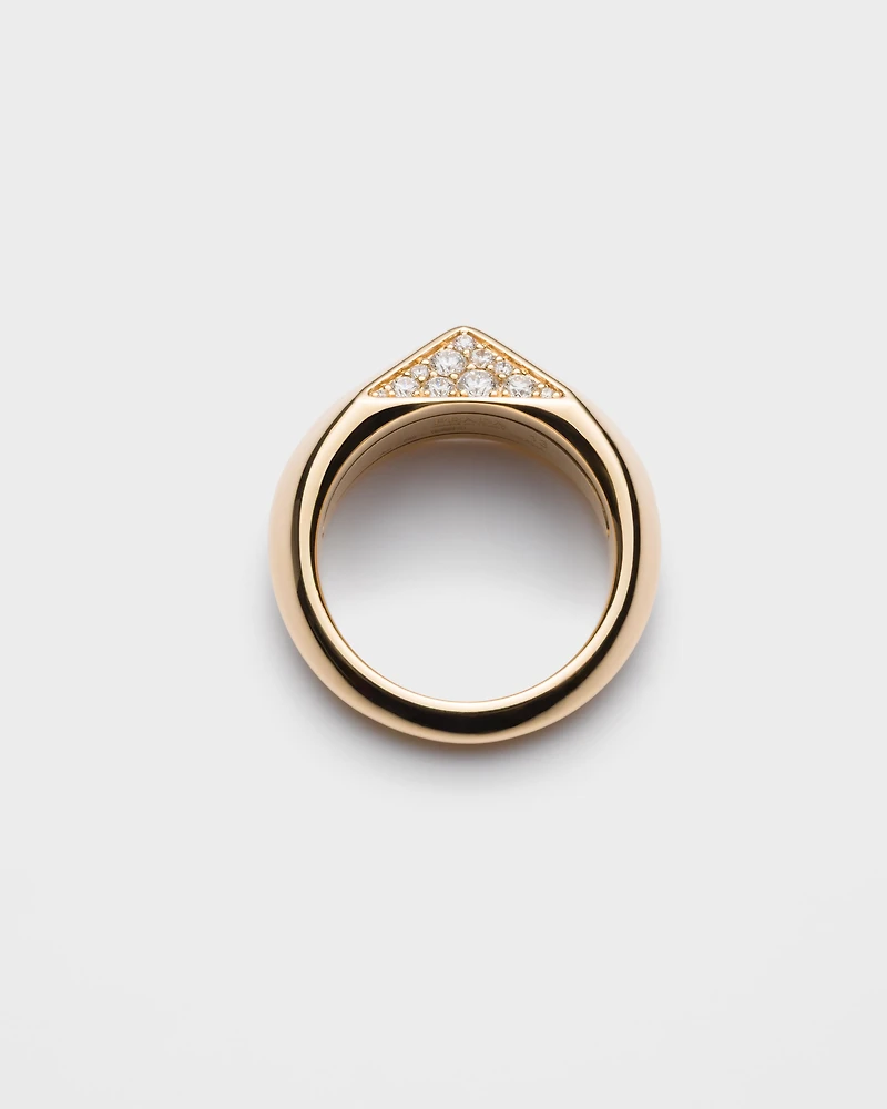 Eternal gold ring yellow and diamonds