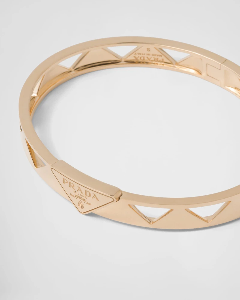 Eternal gold cut-out bangle bracelet yellow