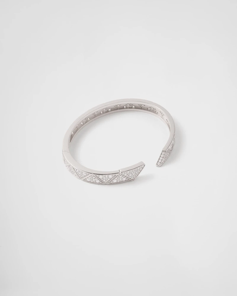 Eternal gold bangle bracelet white with pavé diamonds