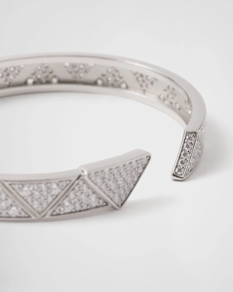 Eternal gold bangle bracelet white with pavé diamonds