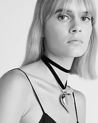 Eternal Gold choker with large pendant in yellow gold