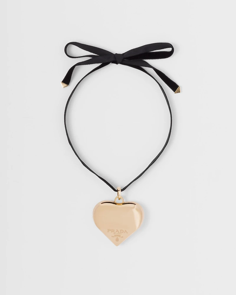 Eternal Gold choker with large pendant in yellow gold