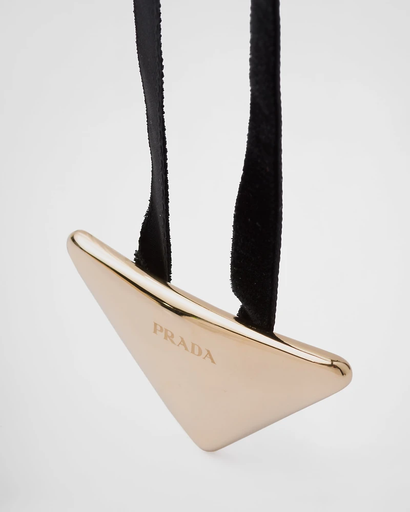 Eternal Gold choker with medium pendant in yellow gold