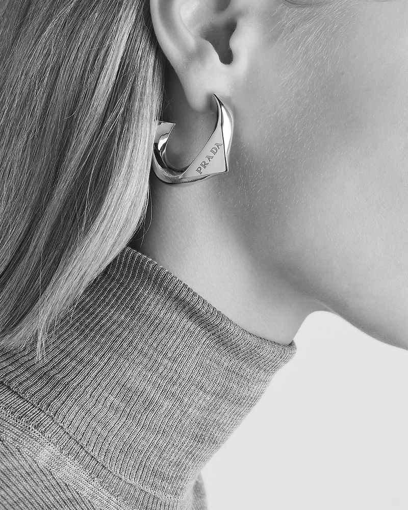 Eternal Gold medium earrings in yellow gold
