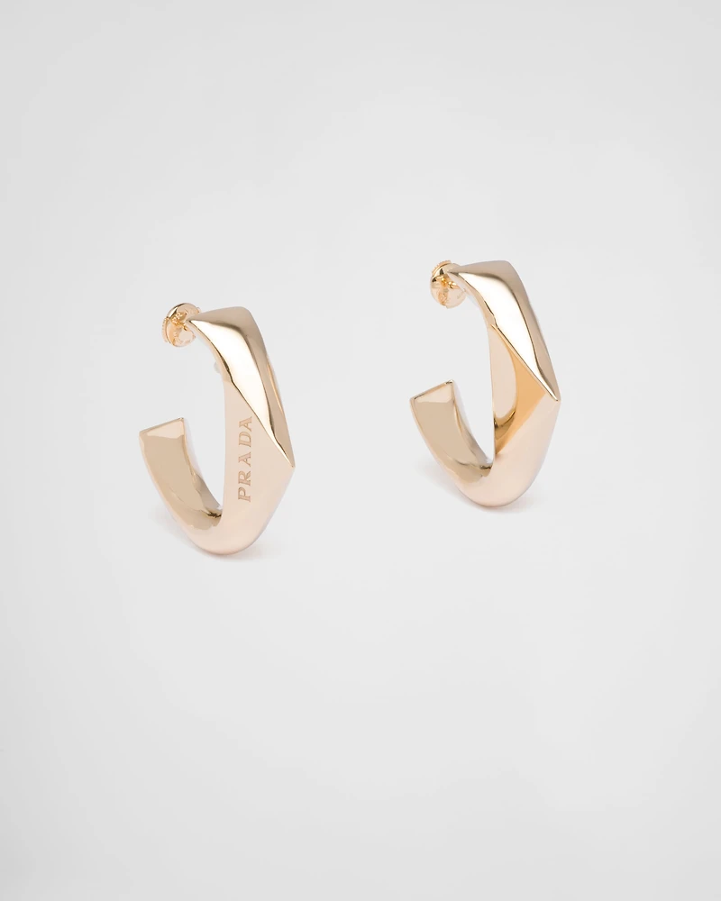 Eternal Gold medium earrings in yellow gold