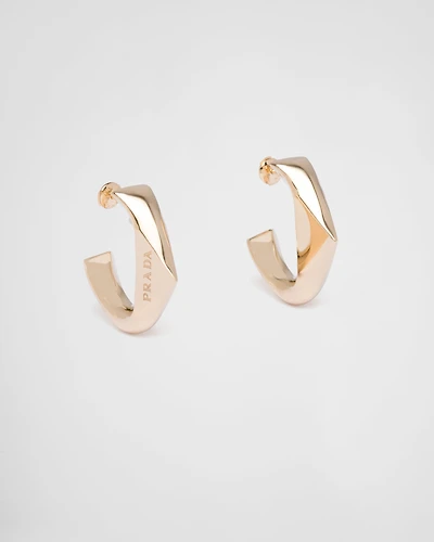 Eternal Gold medium earrings in yellow gold