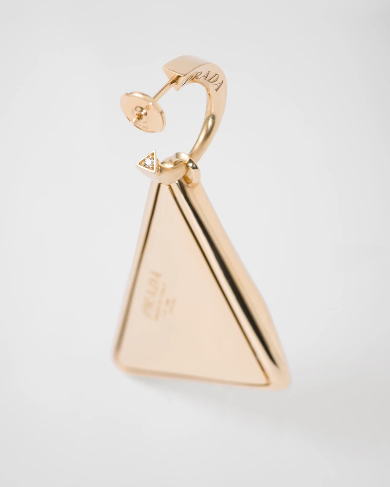 Eternal Gold single pendant earring in yellow gold and laboratory-grown diamond