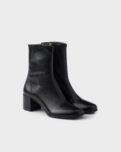 Stretch nappa leather booties