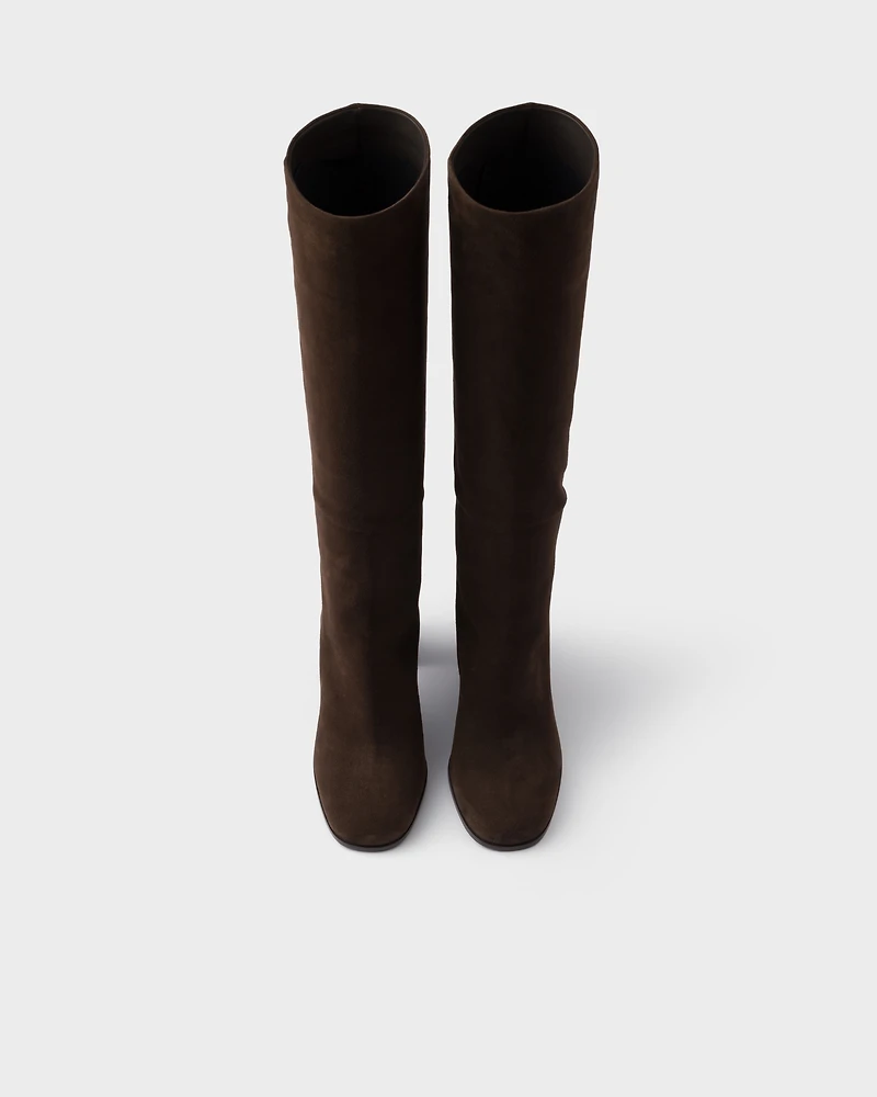 Heeled suede boots