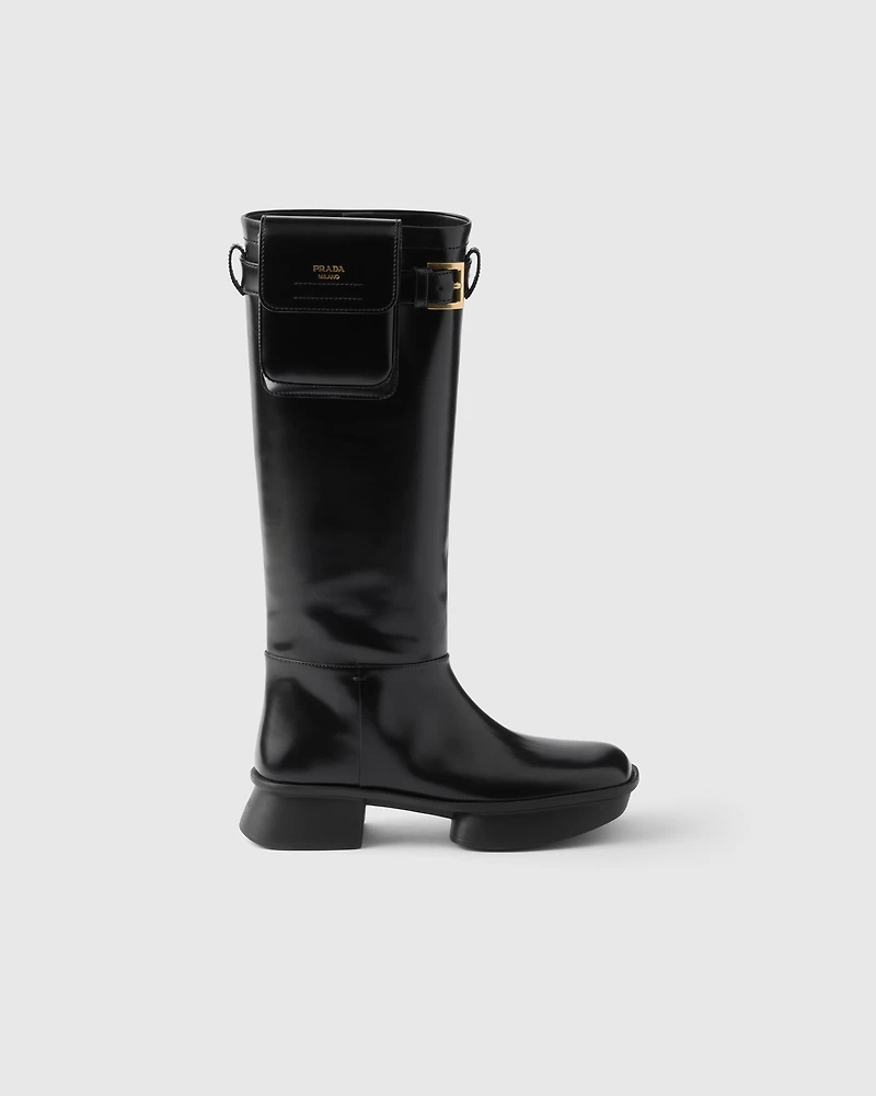 Brushed leather boots with pouch