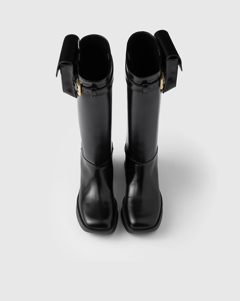 Brushed leather boots with pouch