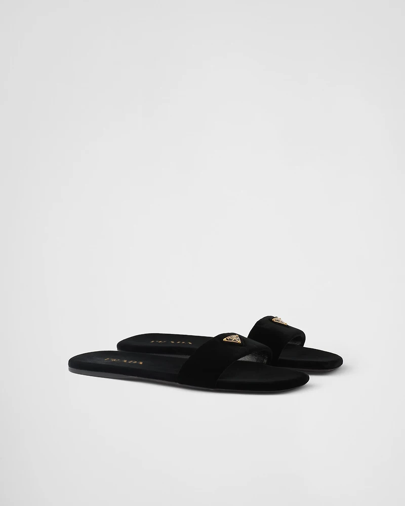 Flat velvet slides