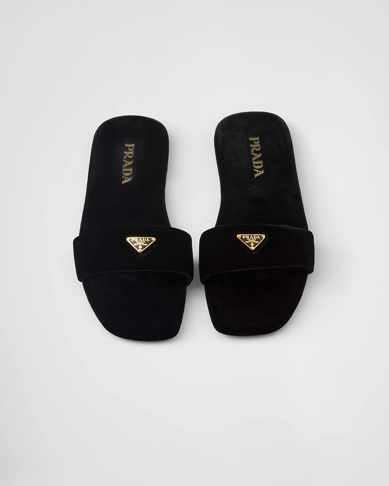 Flat velvet slides