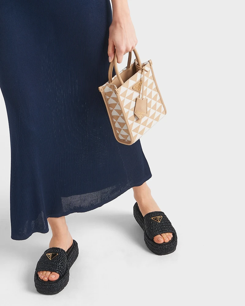 Crochet flatform slides
