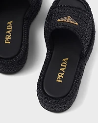 Crochet flatform slides