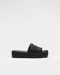 Crochet flatform slides