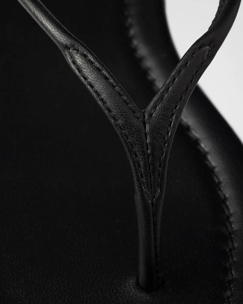 Leather thong sandals