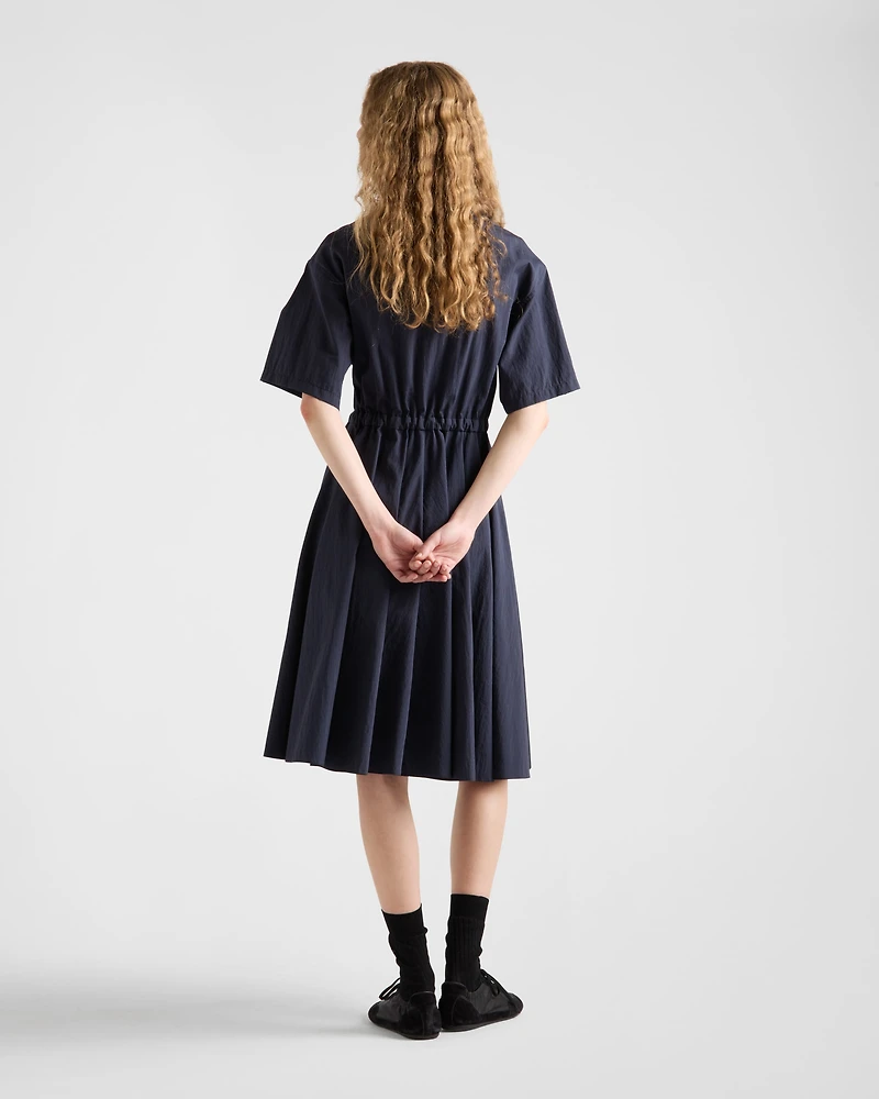 Short-sleeved technical pongé dress