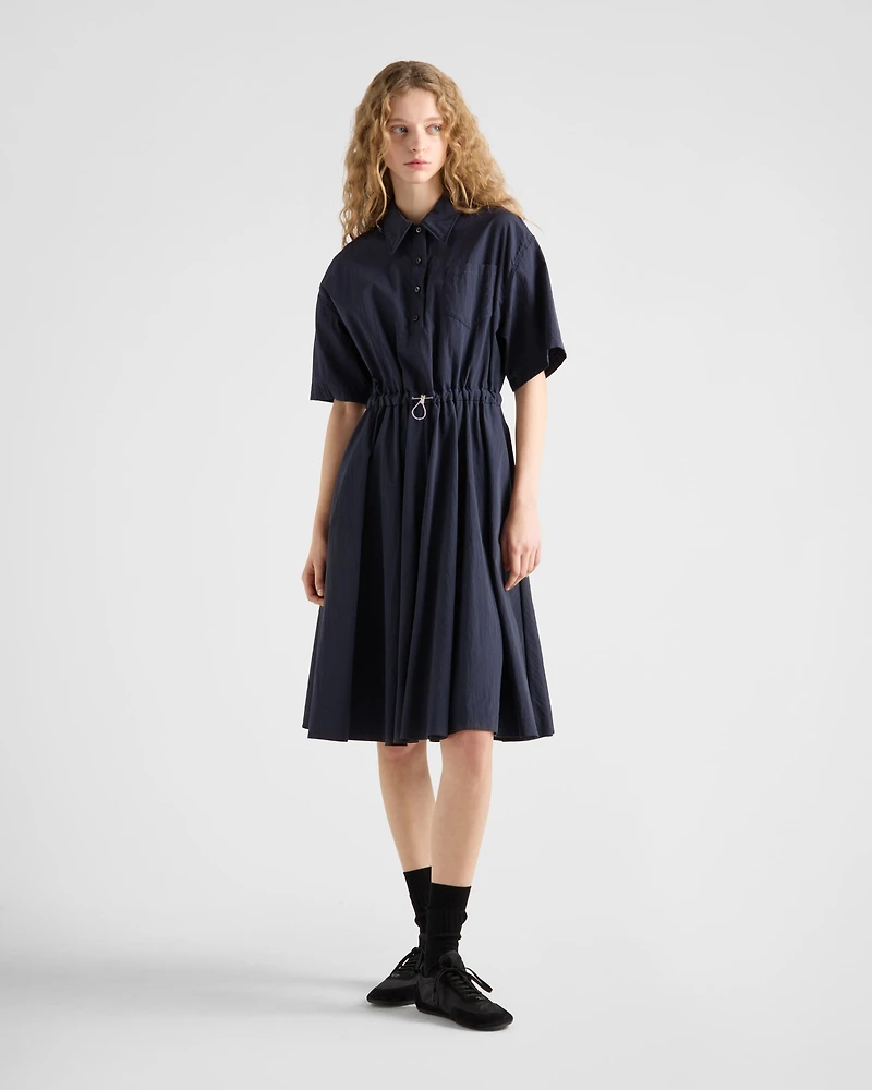 Short-sleeved technical pongé dress
