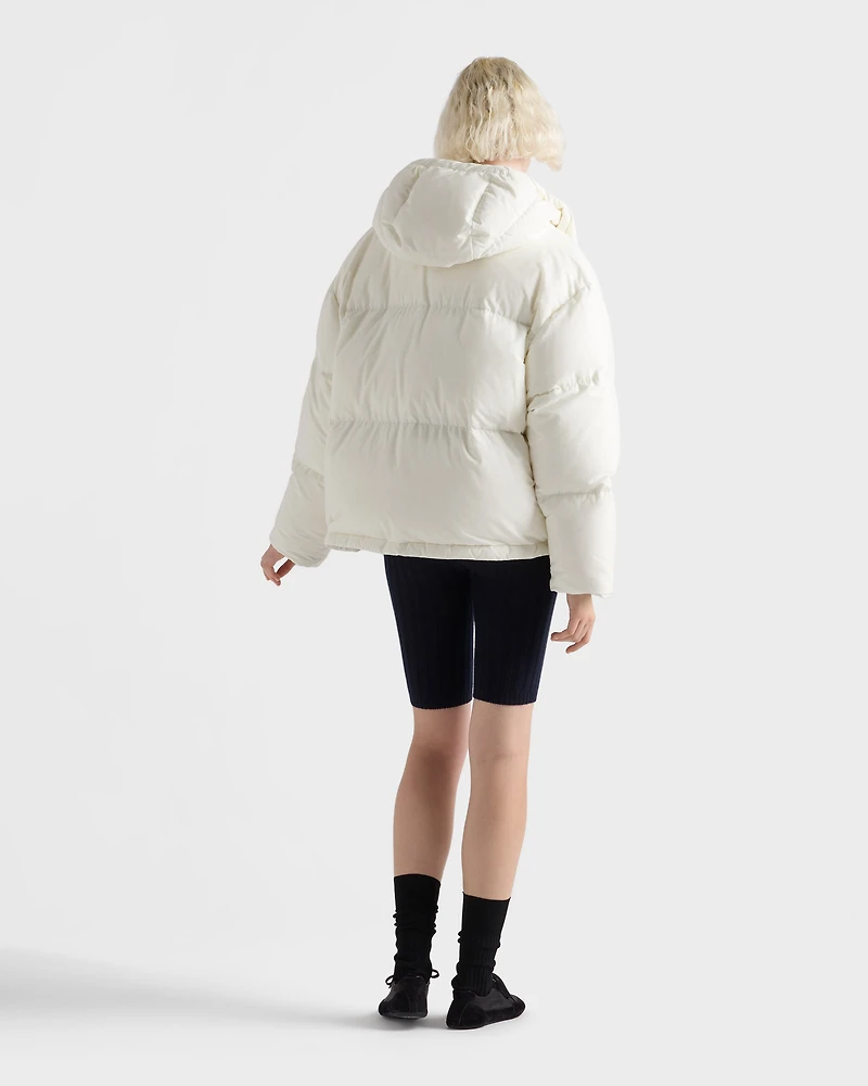 Medium-weight hooded soft fabric down jacket