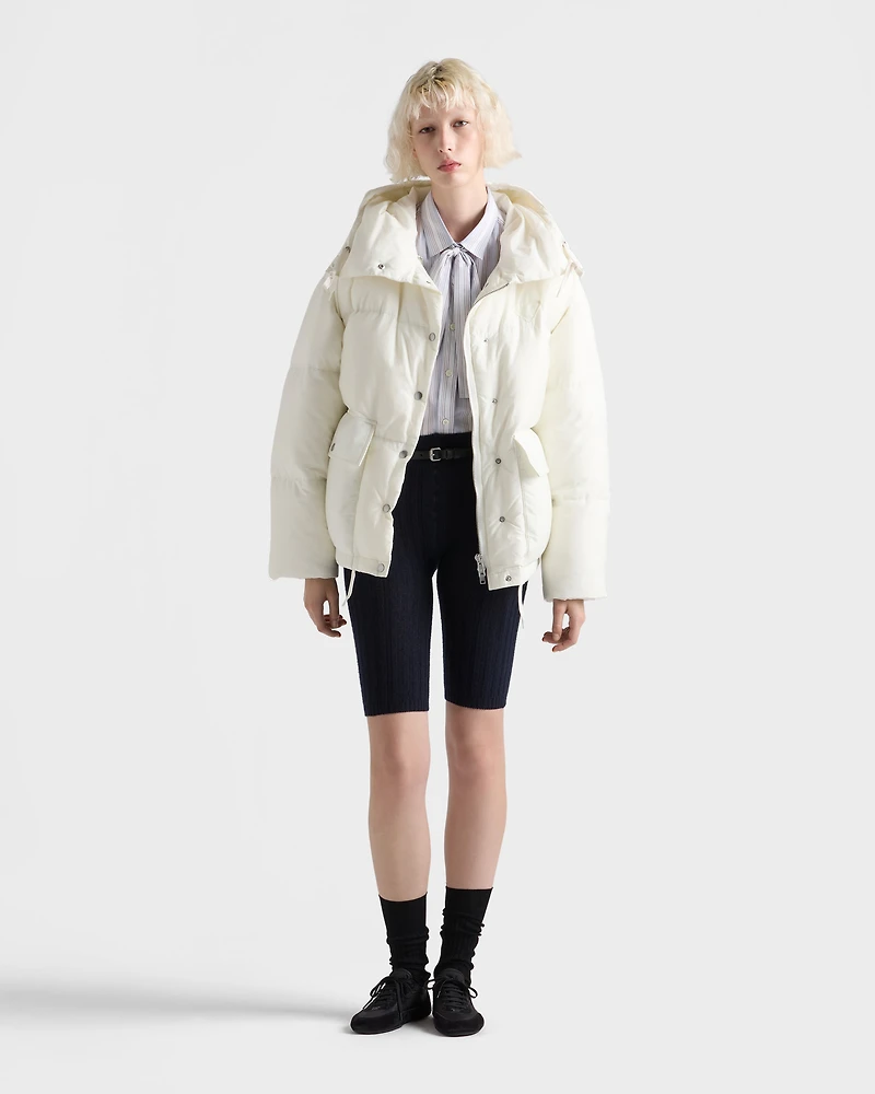 Medium-weight hooded soft fabric down jacket