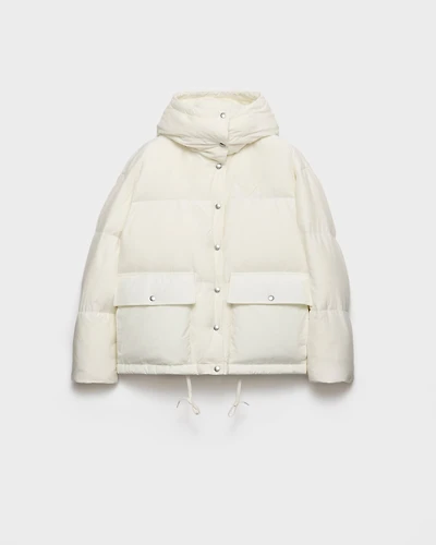 Medium-weight hooded soft fabric down jacket
