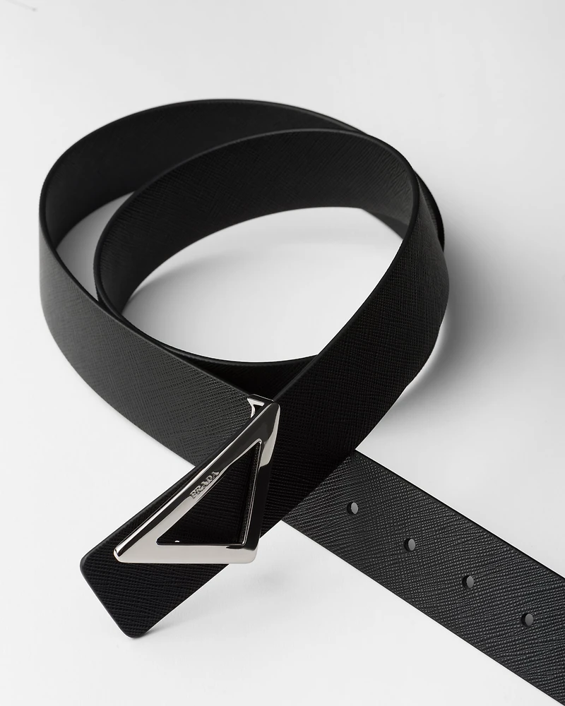 Enameled metal belt buckle